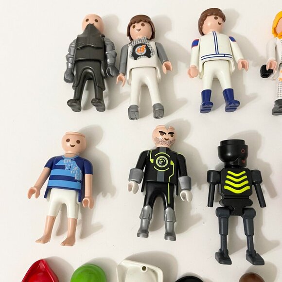 Assorte Lot of Playmobil Figures Accessories Toys - Picture 3 of 12